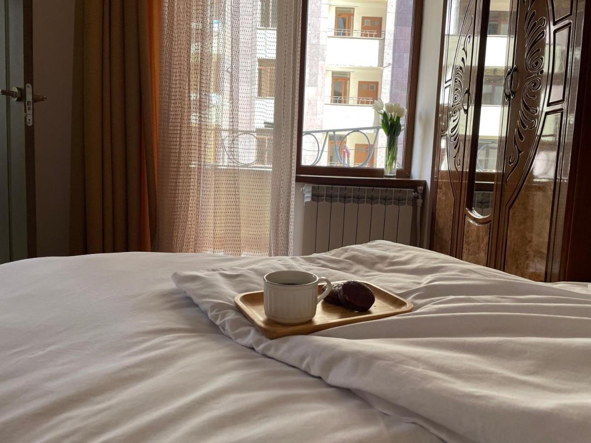 Superior Apt. With Balcony On Aram Street Leilighet Jerevan Eksteriør bilde